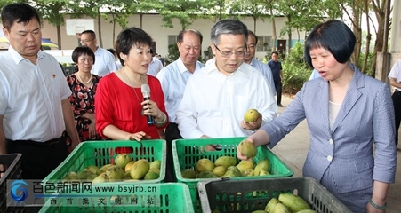 彭晓春向委员寄语:“政协委员履行职责,有为才有位,有位更要有为。”